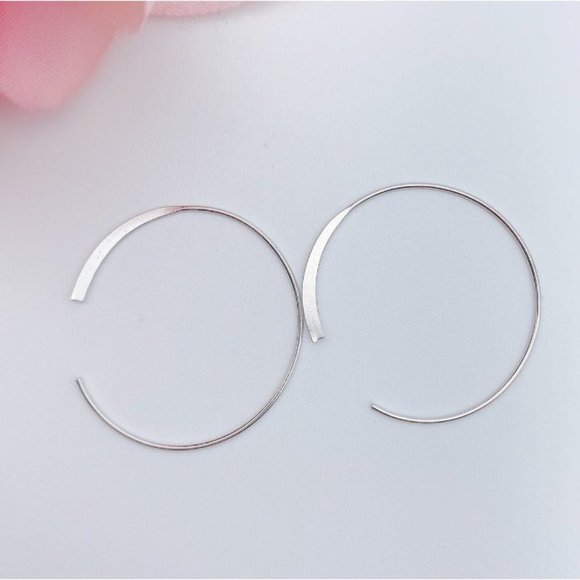 1" silver hoop earrings-SH033 1" Silver - Picture 5 of 6